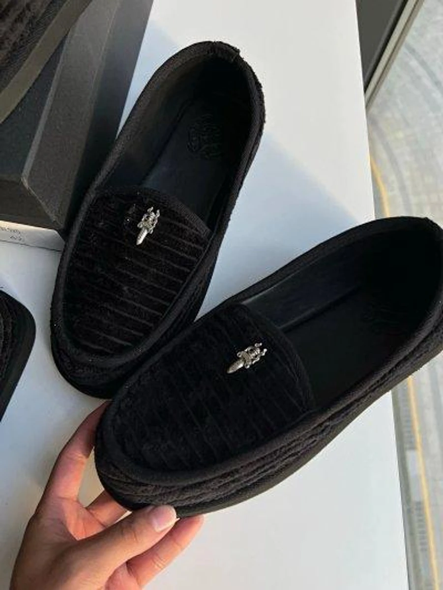 Chroem Slippers